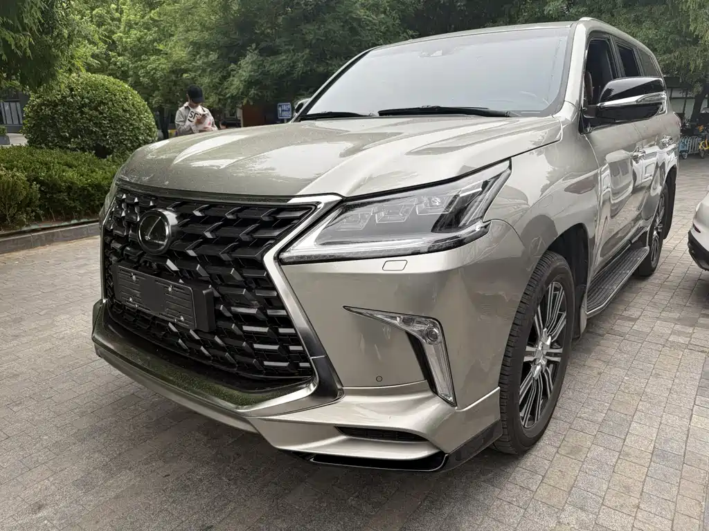 Lexus LX 2024