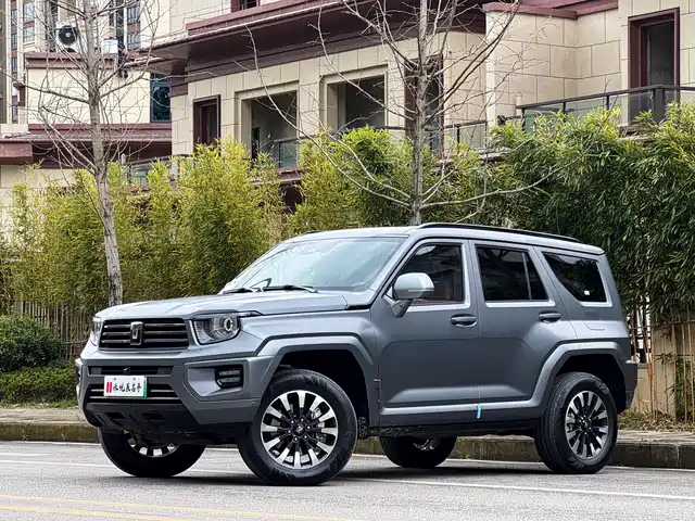 TANK TANK 700 NEW ENERGY 2025