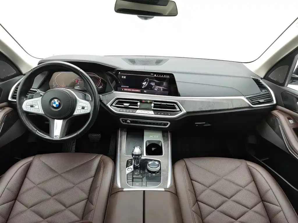 BMW X5 2022 xDrive 30Li M Sport
