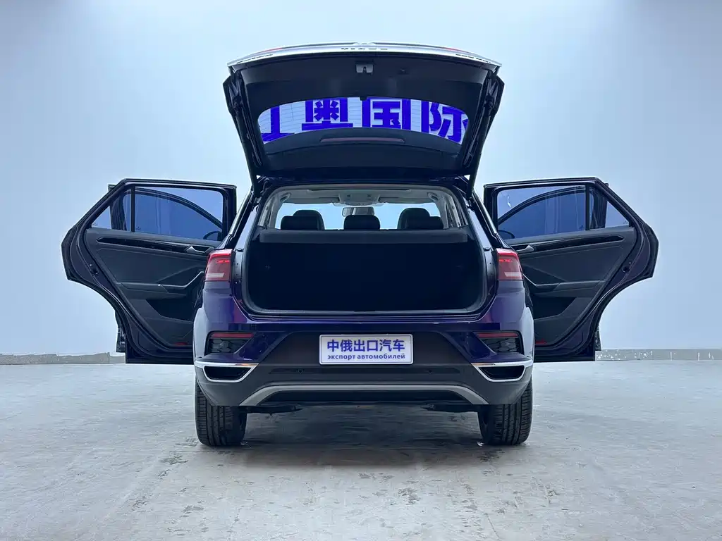 VOLKSWAGEN T ROC EXPLORING SONGS