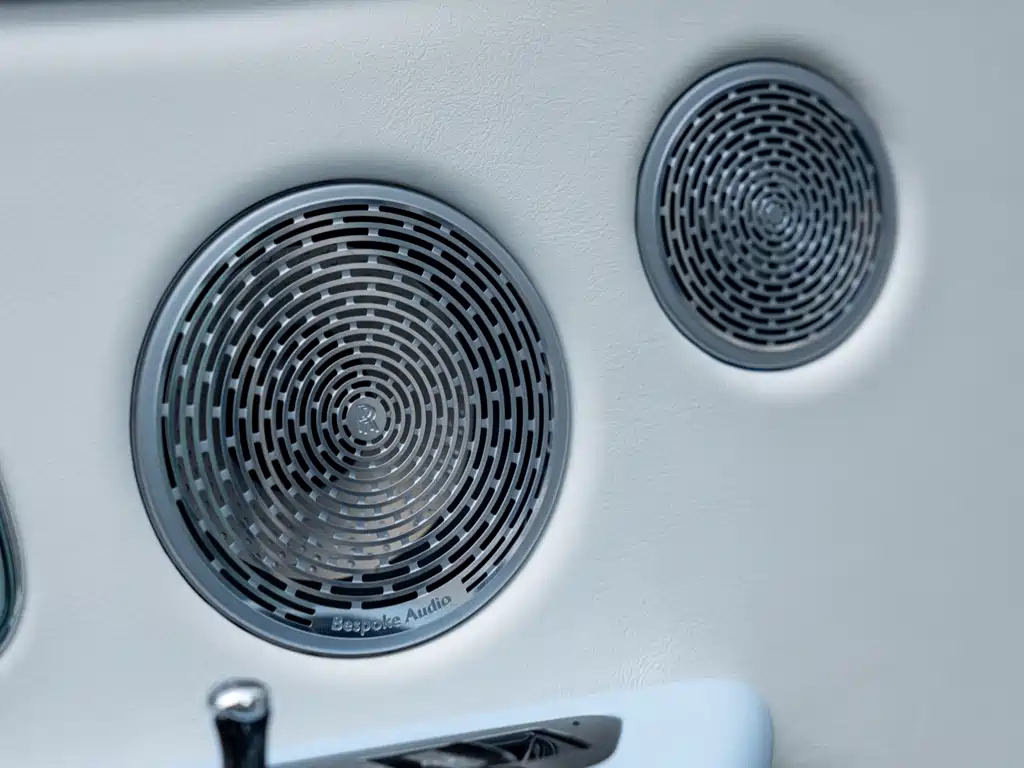 Rolls-Royce Cullinan — миниатюра 20