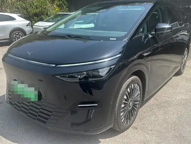 2025 Xpeng X9