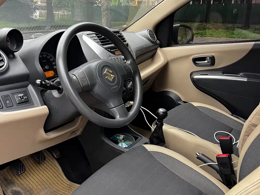 Suzuki Alto 2013 1.0L MT Luxury