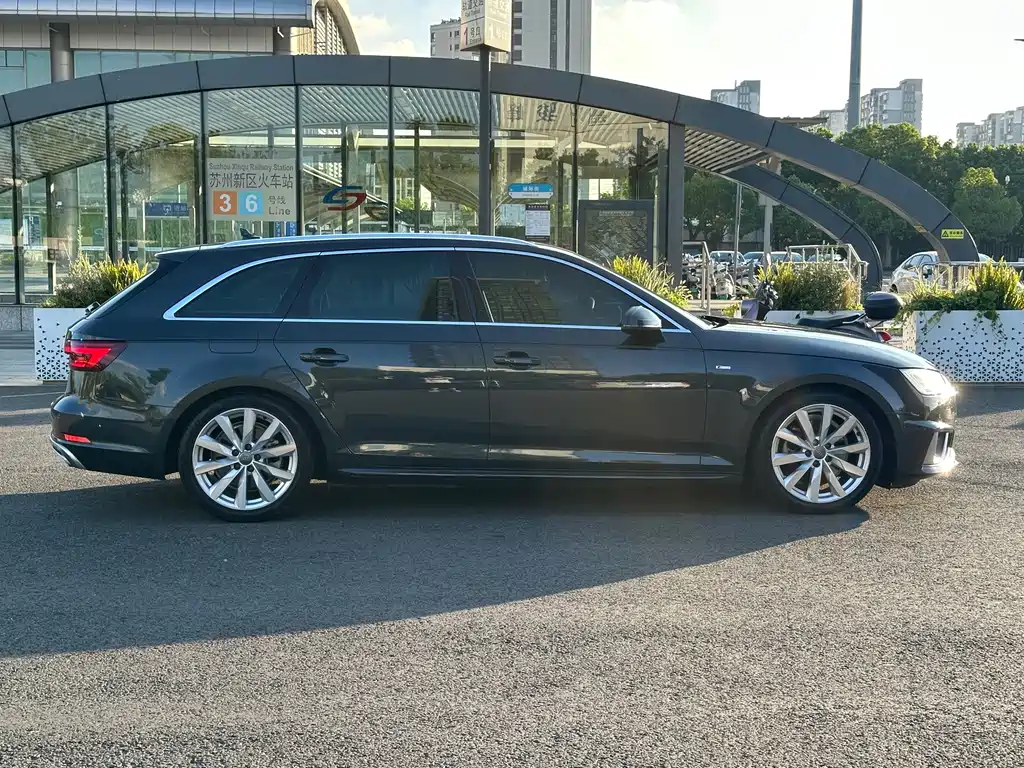 Audi A4 (Import) — миниатюра 4