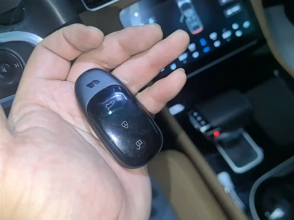 Li Auto ONE 2020 6 мест