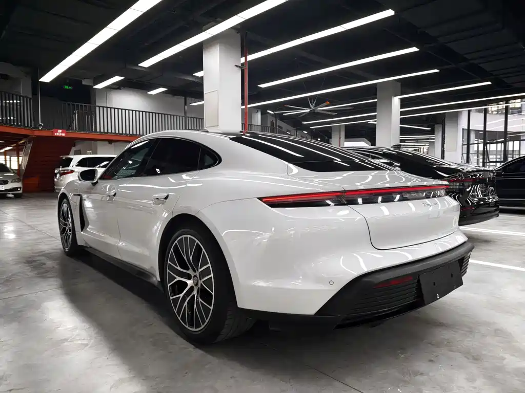 Porsche Taycan — миниатюра 18