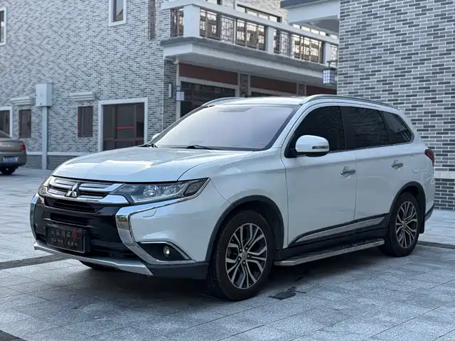 MITSUBISHI OUTLANDER 2017