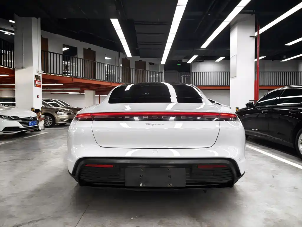 Porsche Taycan — миниатюра 17