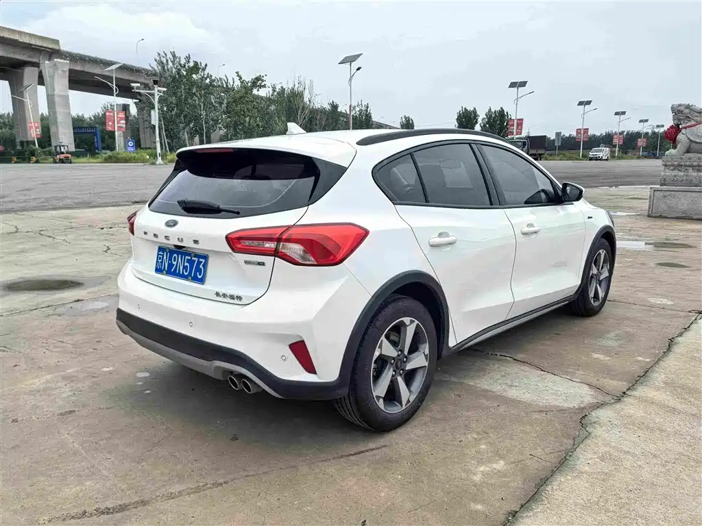 Ford Focus Active — миниатюра 7