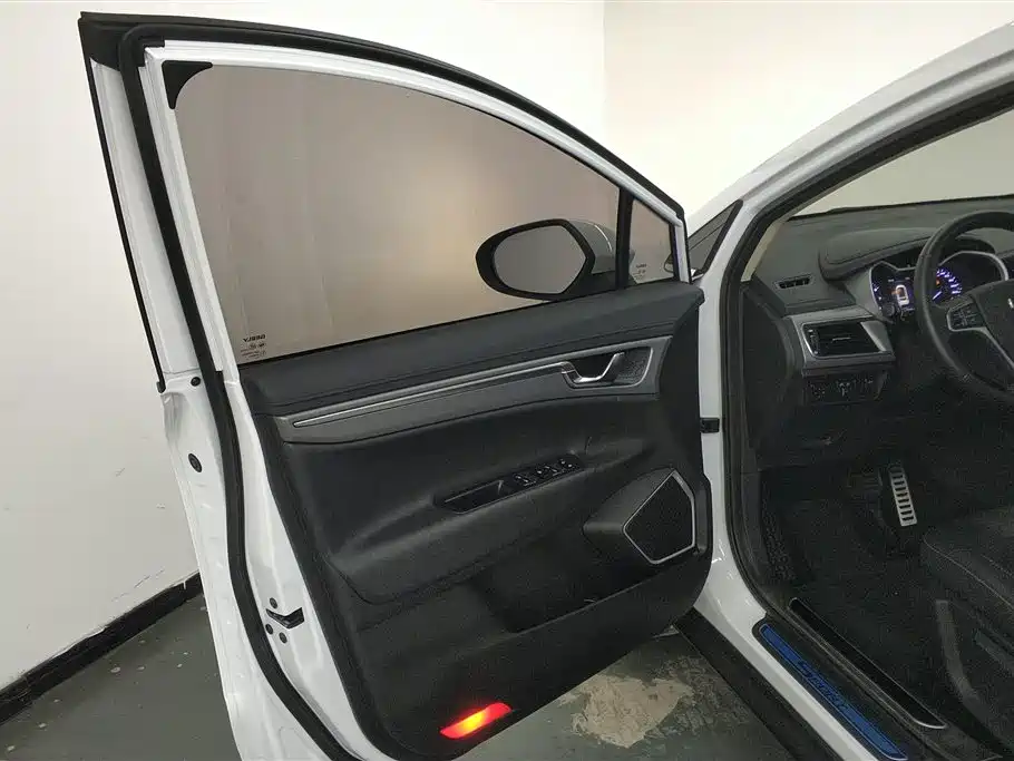 GEELY AUTOMOBILE EMGRAND GS