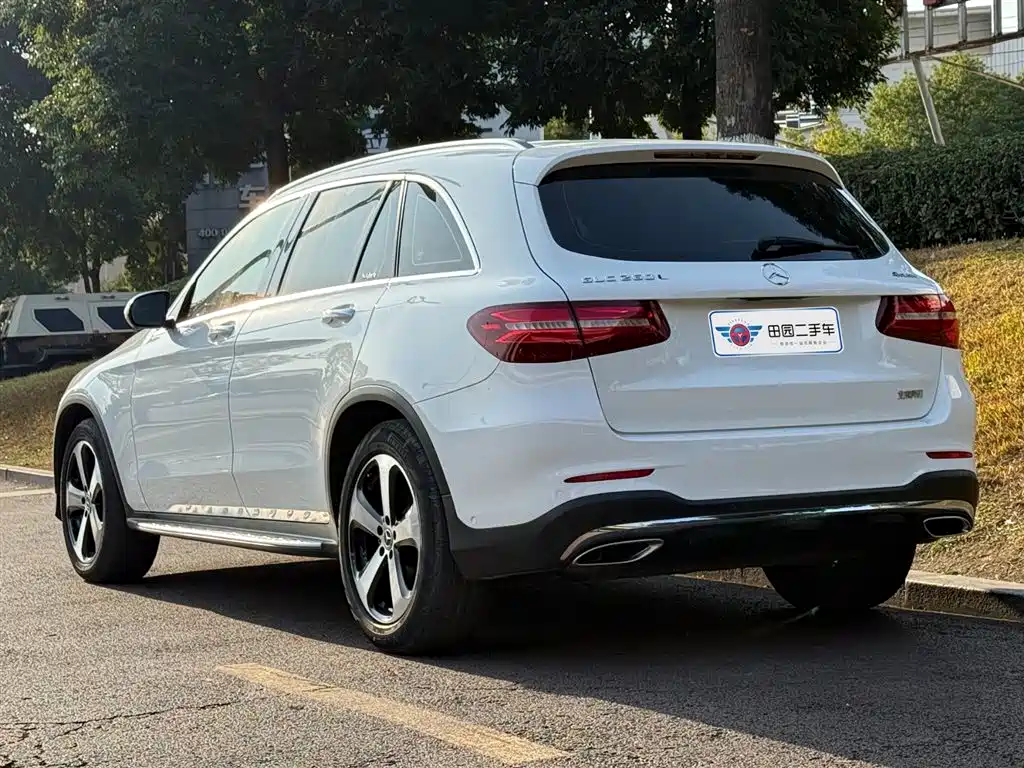 MERCEDES-BENZ GLC
