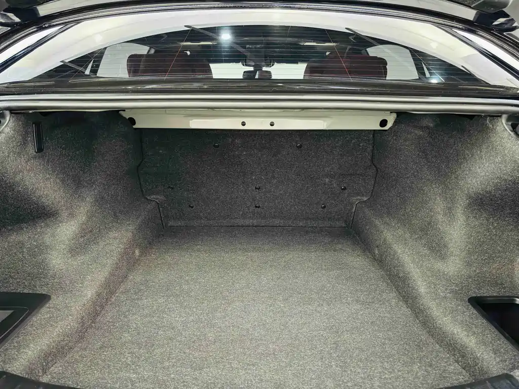 BMW 5 Series — миниатюра 8