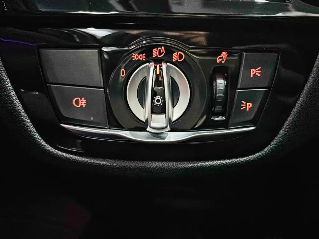 BMW 5 Series — миниатюра 16