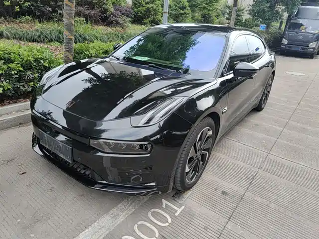 2022 Zeekr 001