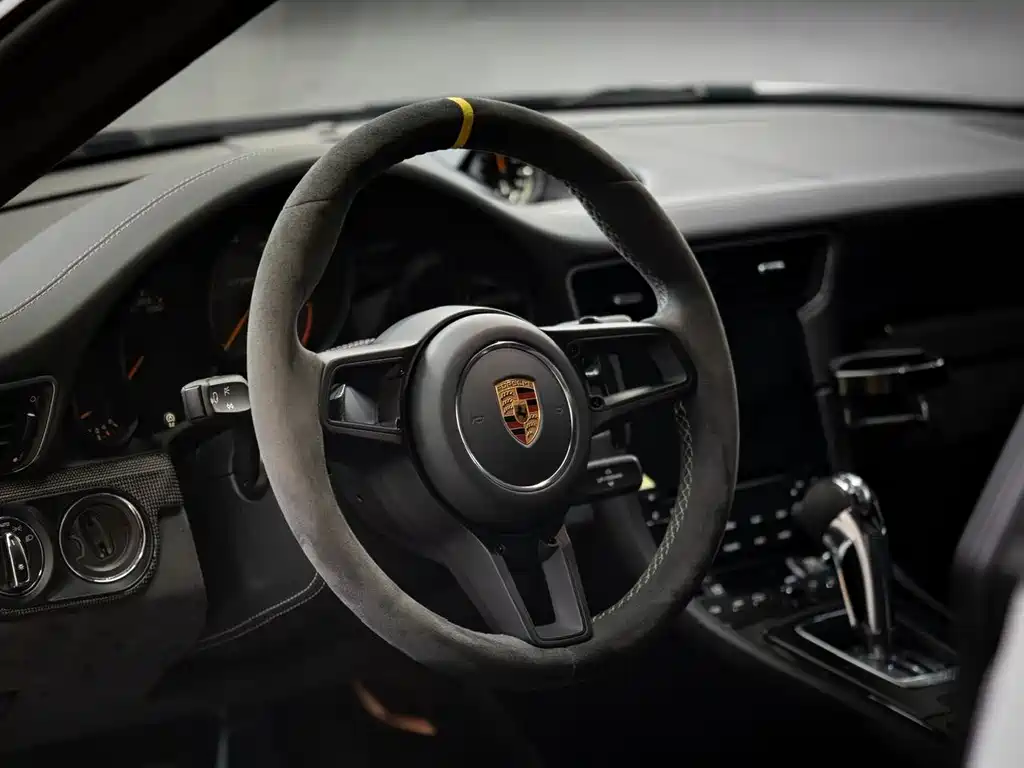 Porsche 911 2018 GT2 RS 3.8T