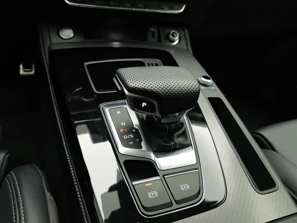 Audi Q5L — миниатюра 13