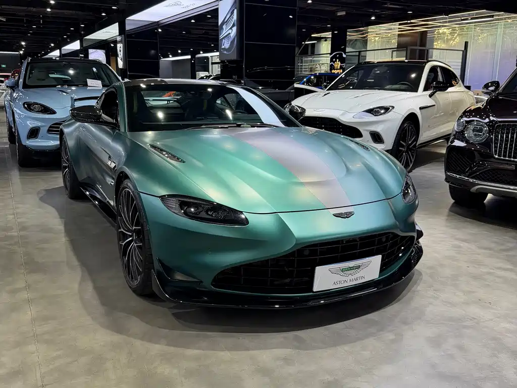 Aston Martin V8 Vantage — миниатюра 3