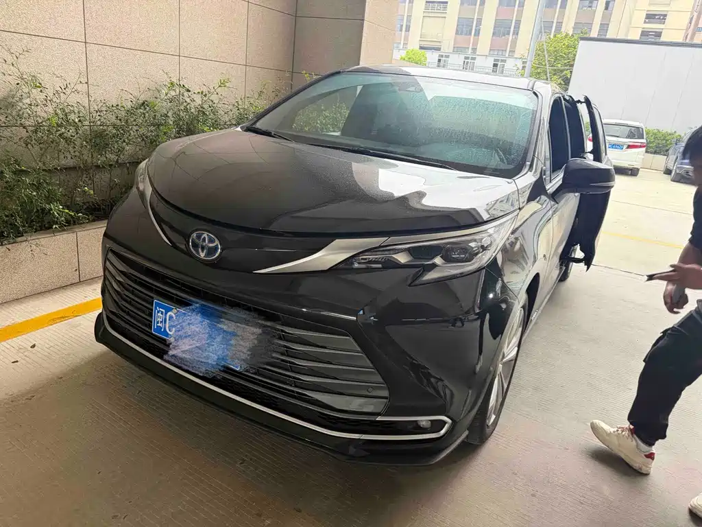 Toyota Sienna 2023