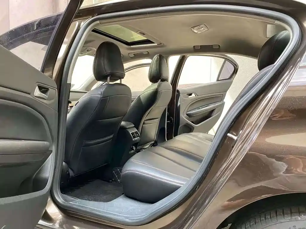 Peugeot 408 — миниатюра 7