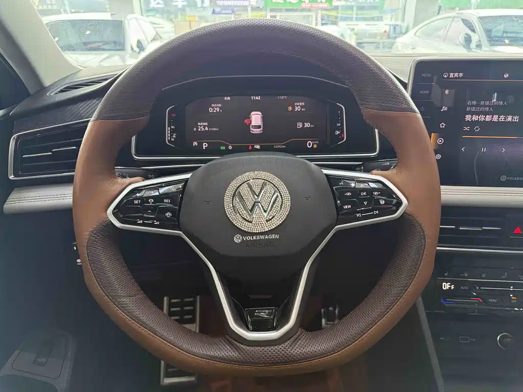Volkswagen Tiguan L L 2022 330TSI AT R-Line