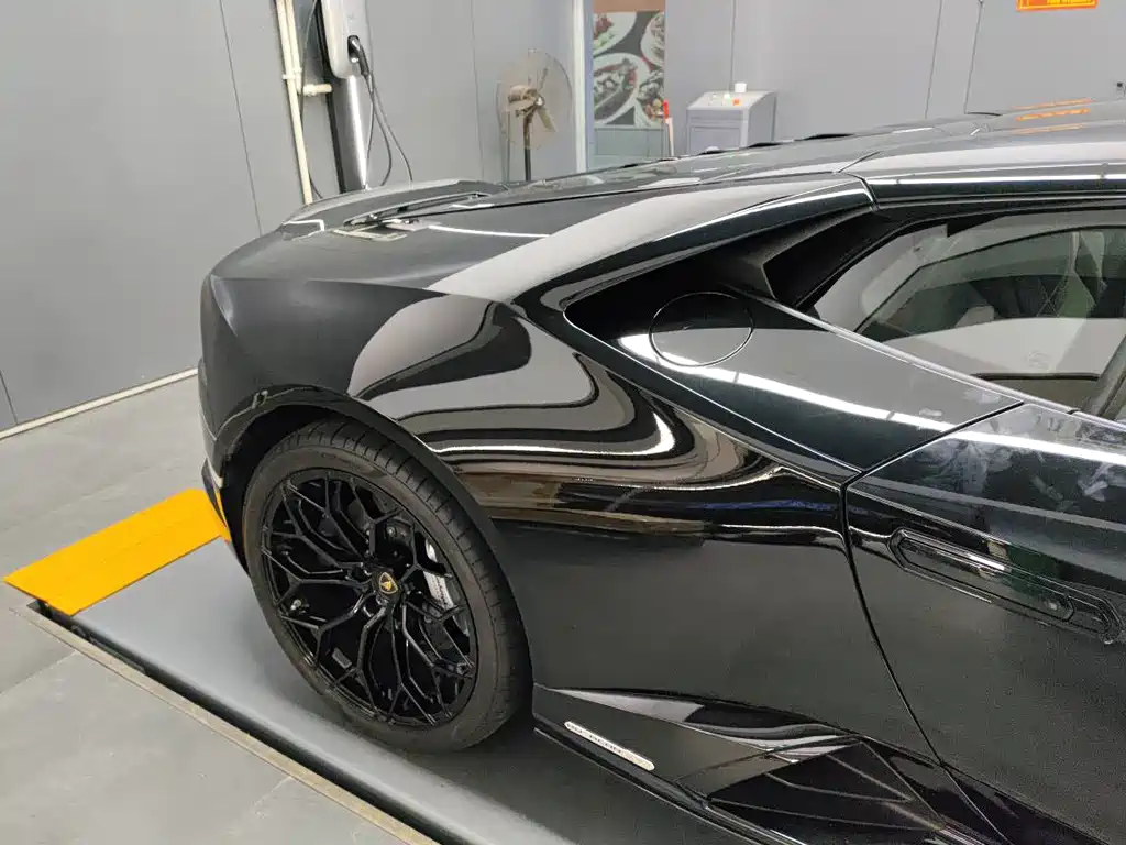 LAMBORGHINI HURACÁN