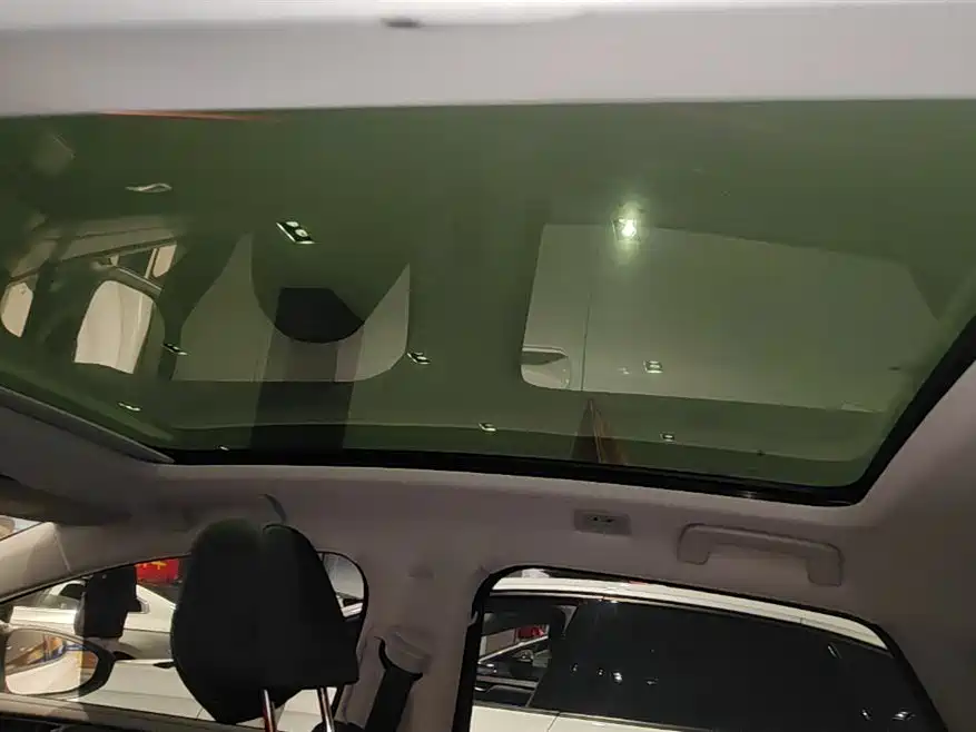 VOLKSWAGEN ID.7 VIZZION