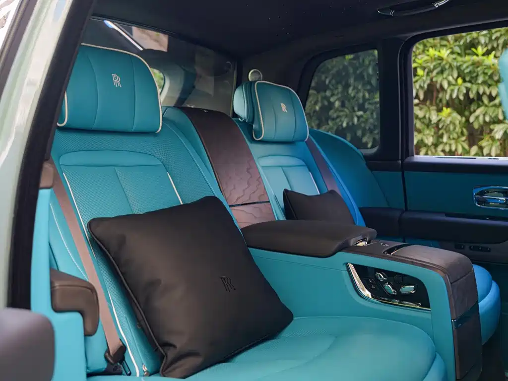 Rolls-Royce Cullinan — миниатюра 18