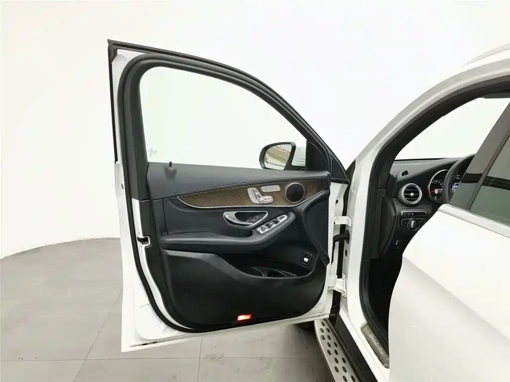 Mercedes-Benz GLC 2016 GLC 300 4MATIC