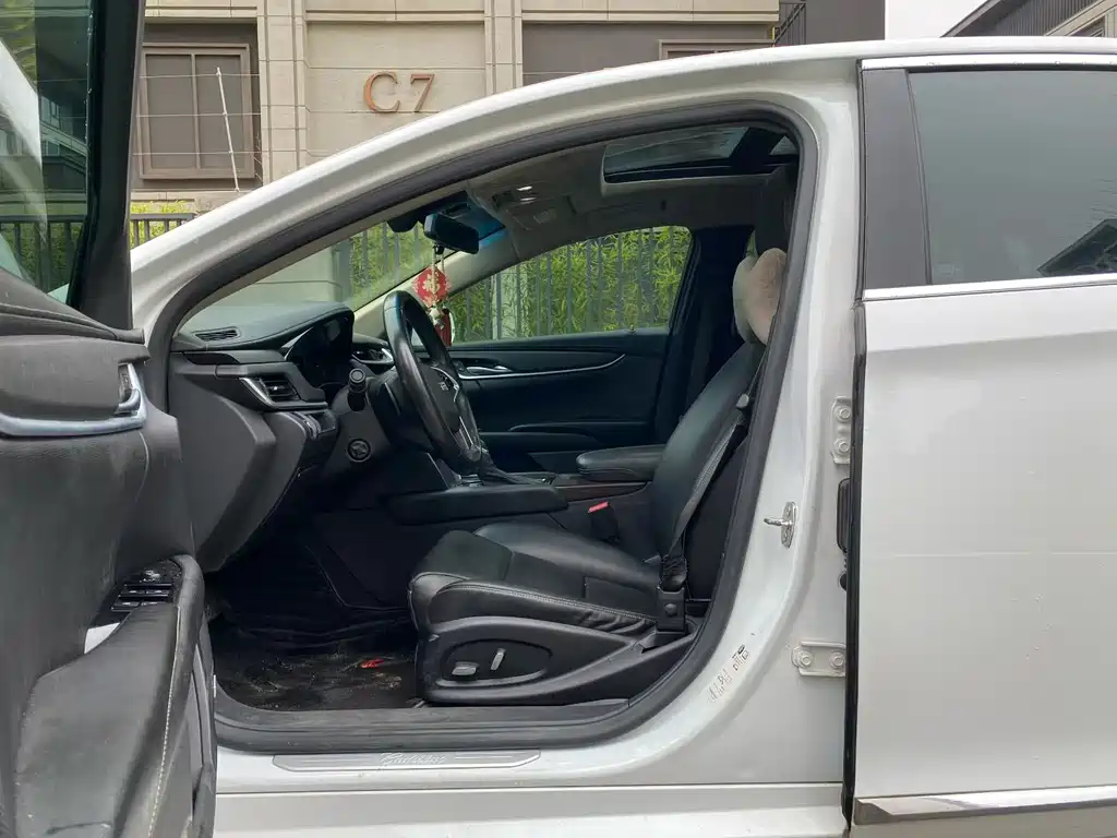 Cadillac XTS 2018 28T