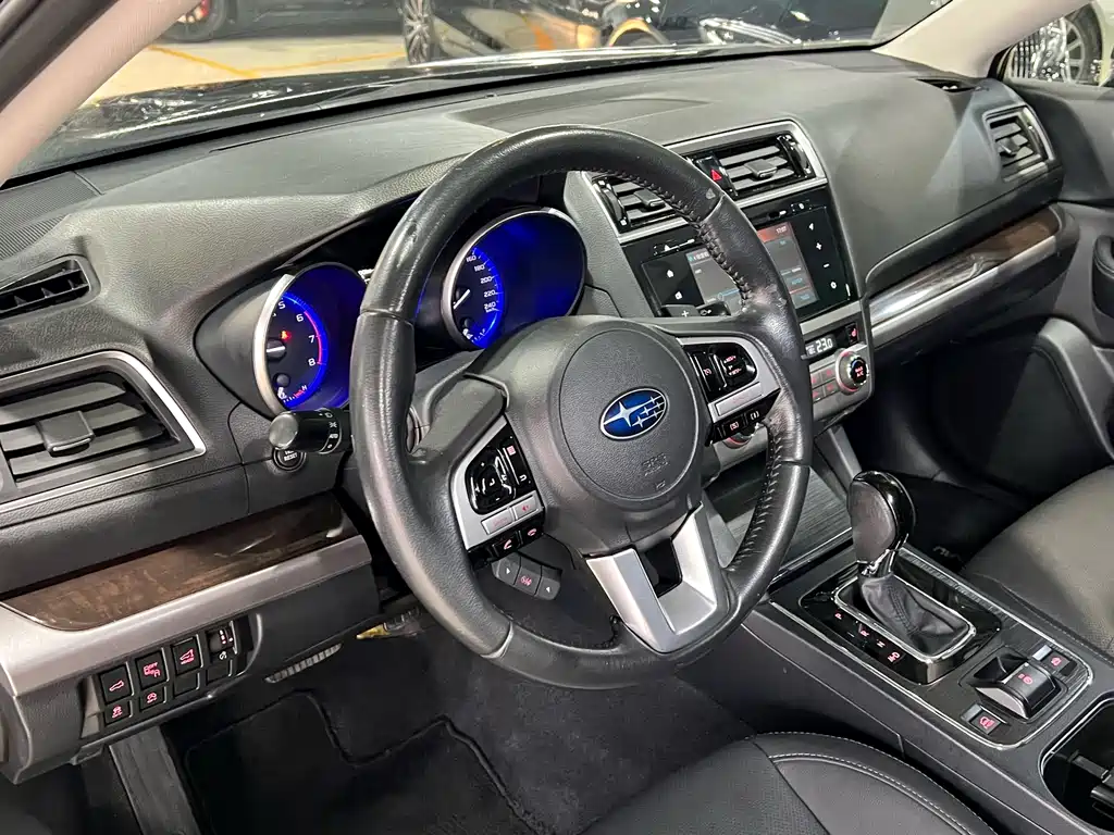 Subaru Outback 2.5i Luxury Navigation Edition, фото 14