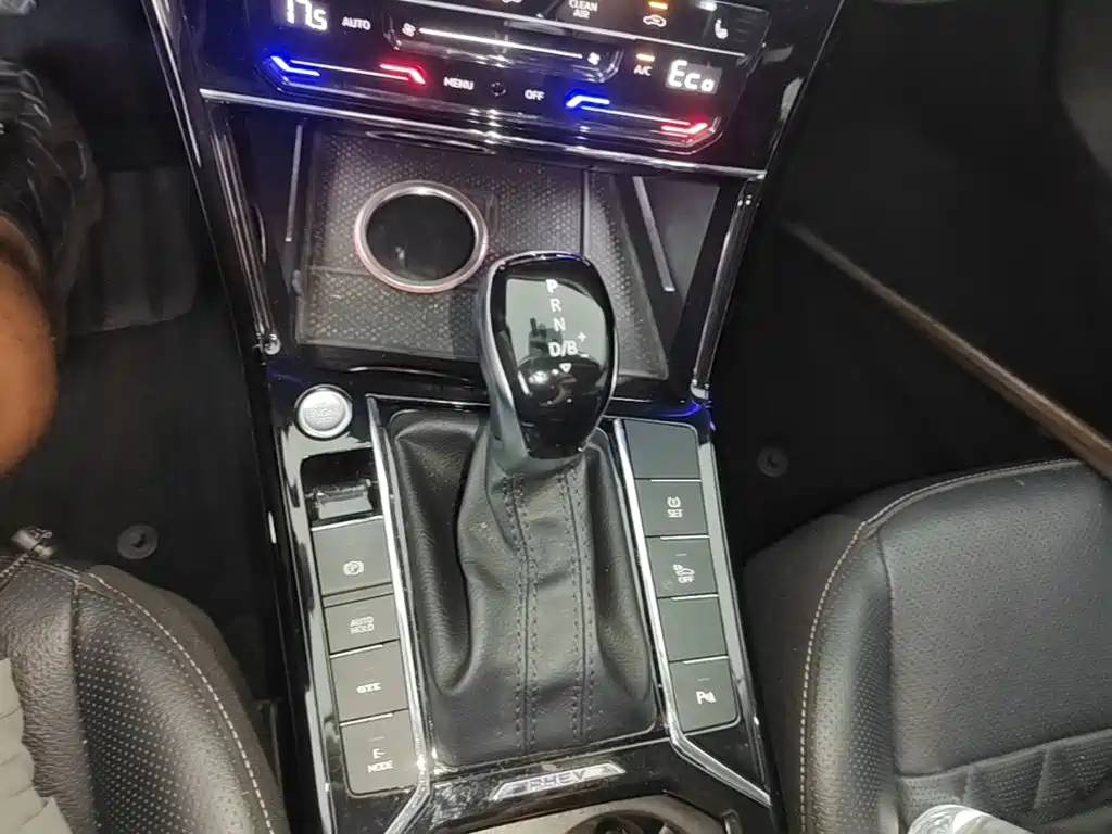 Volkswagen 帕萨特插电混动 — миниатюра 14