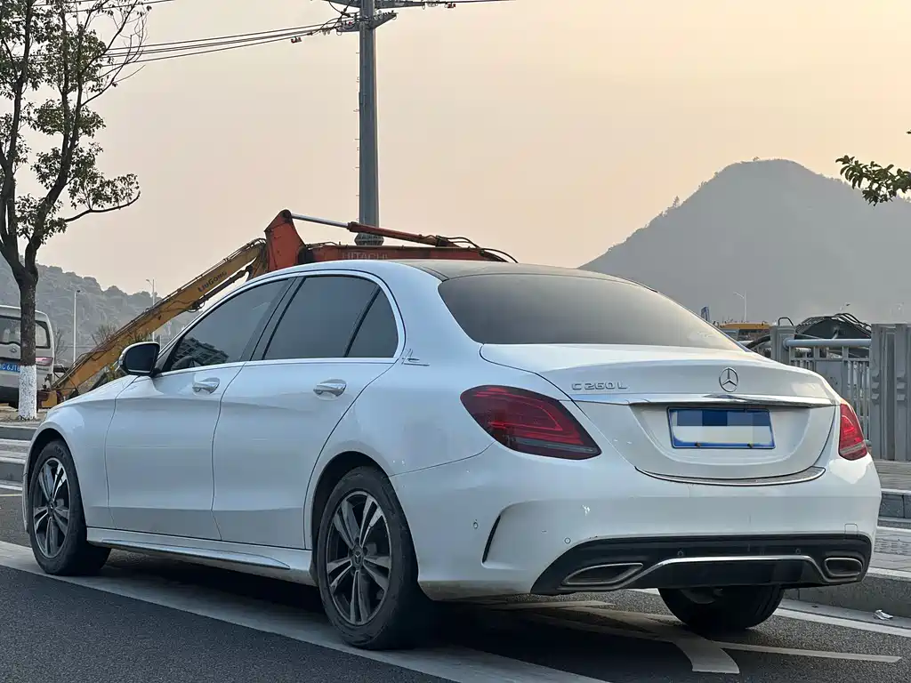 MERCEDES-BENZ C CLASS