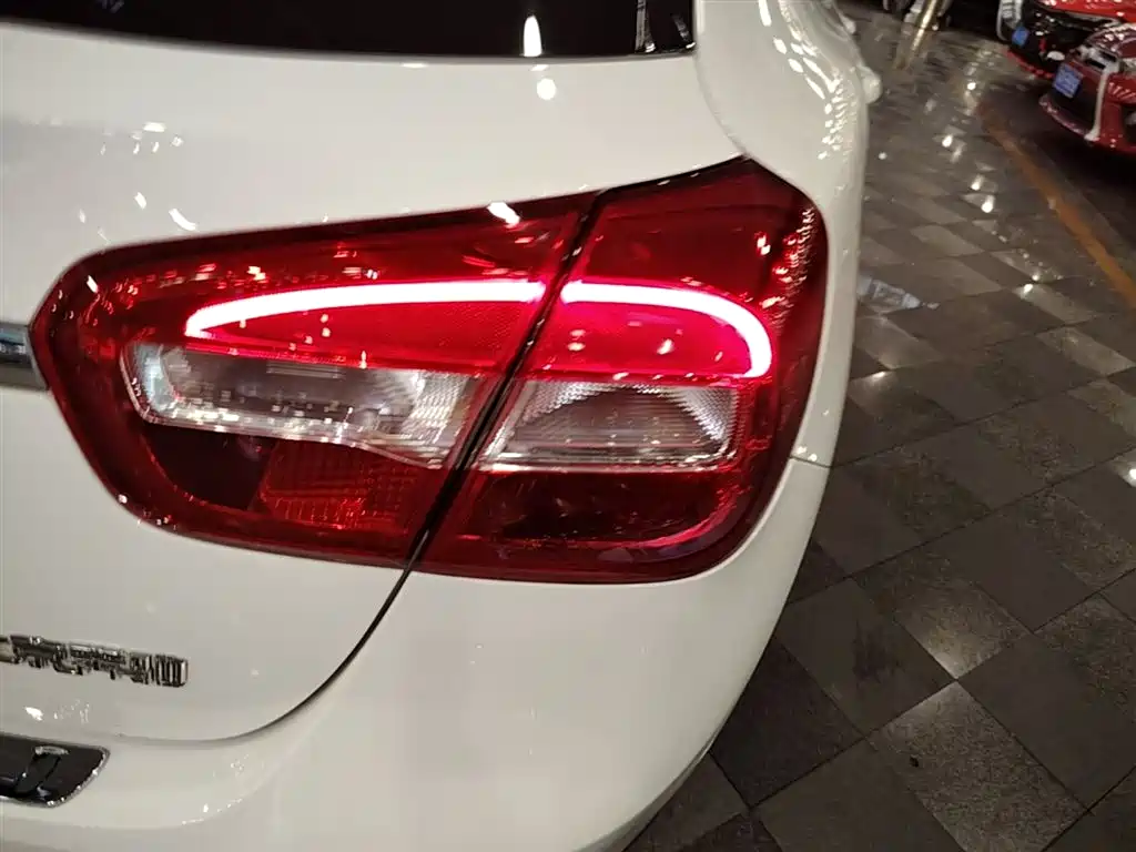 Mercedes-Benz GLA 2015 GLA 200