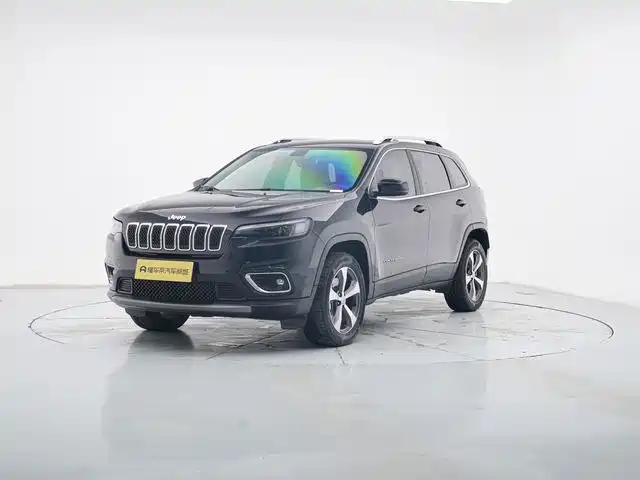 Купить Jeep Cherokee