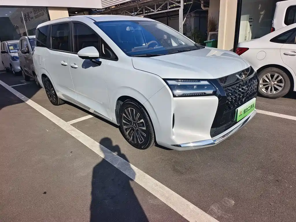 Wuling Xingguang 730 New Energy — миниатюра 2