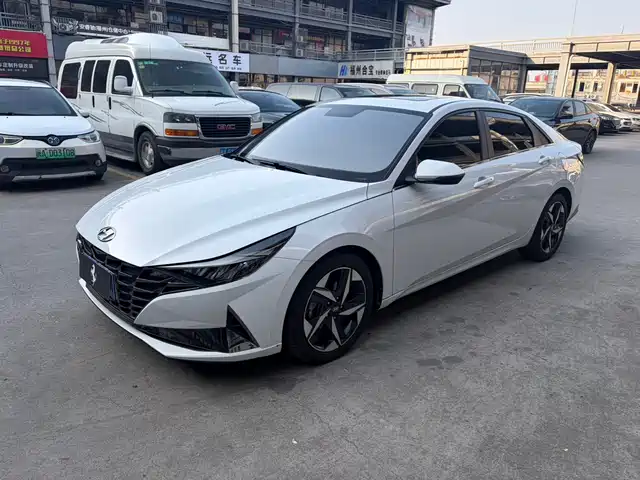 HYUNDAI ELANTRA