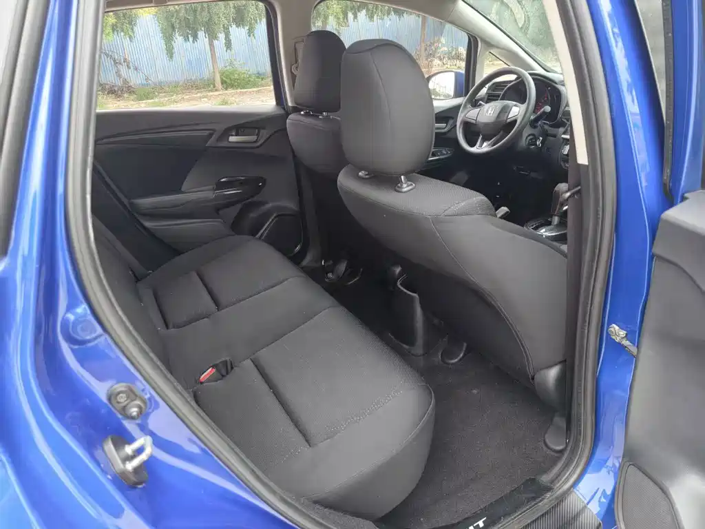 Honda Fit — миниатюра 8