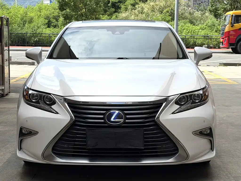 Lexus ES — миниатюра 2