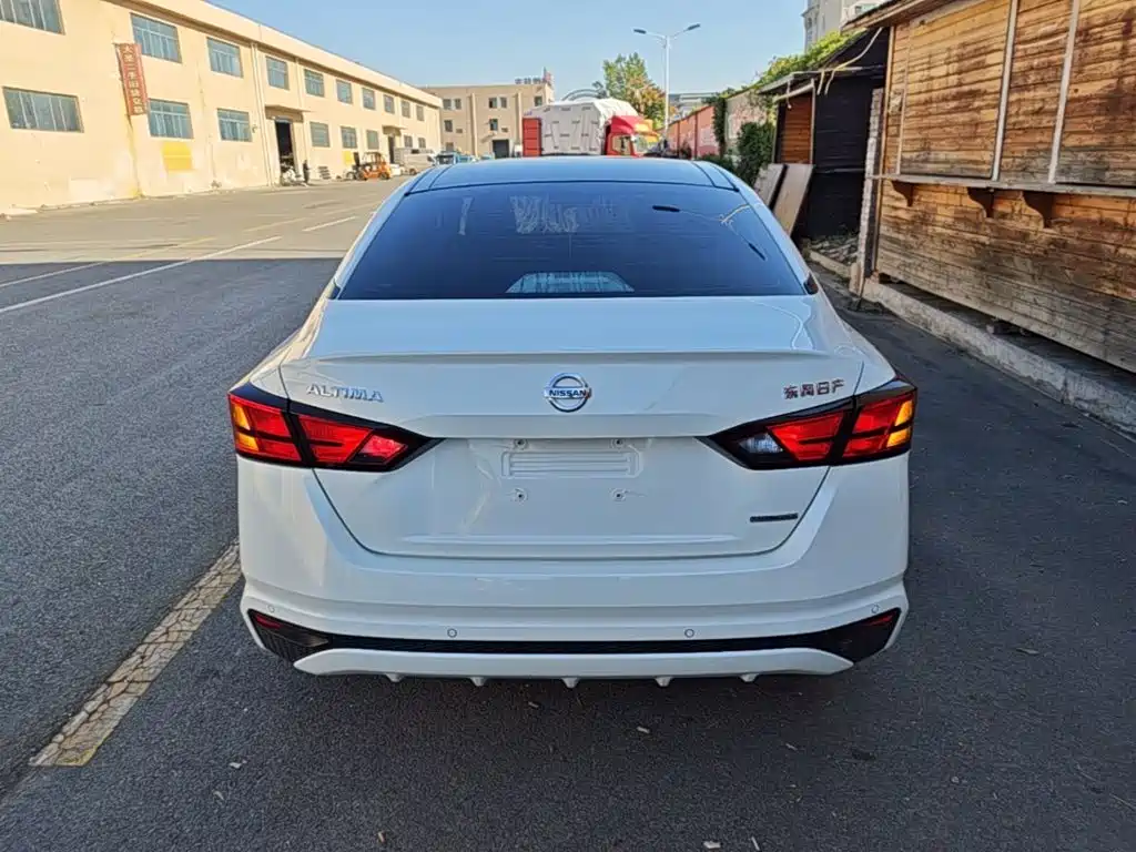 Nissan Teana — миниатюра 6