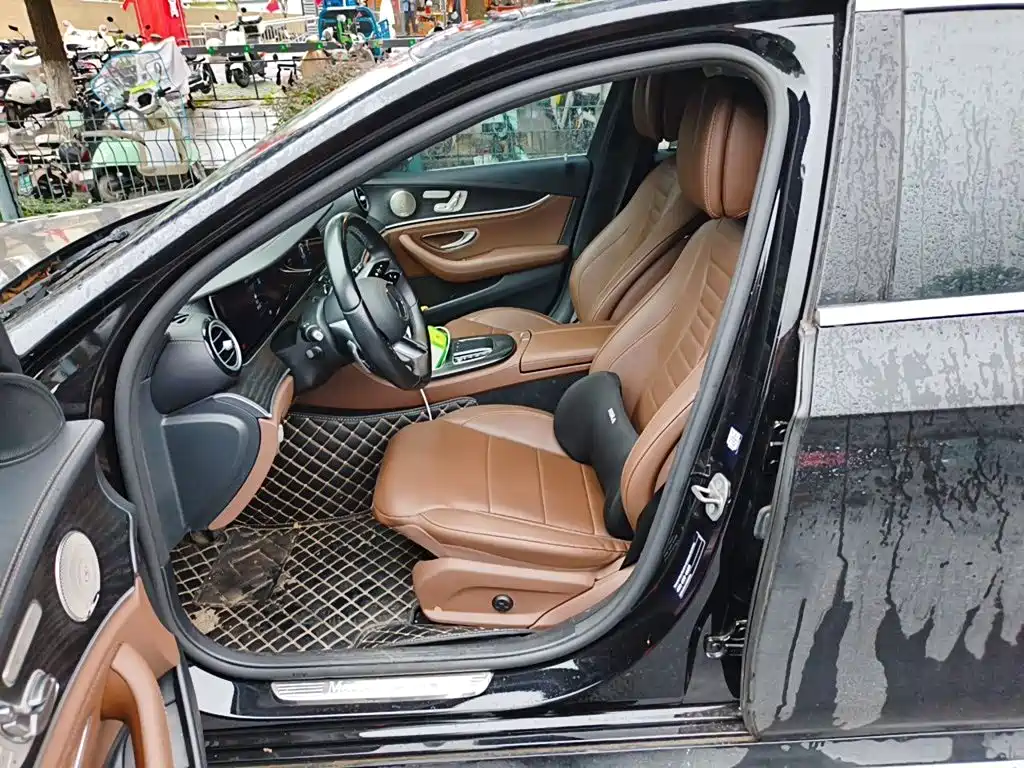 Mercedes-Benz E-Class — миниатюра 16