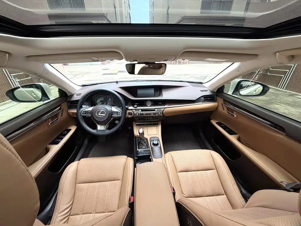 Lexus ES — миниатюра 9
