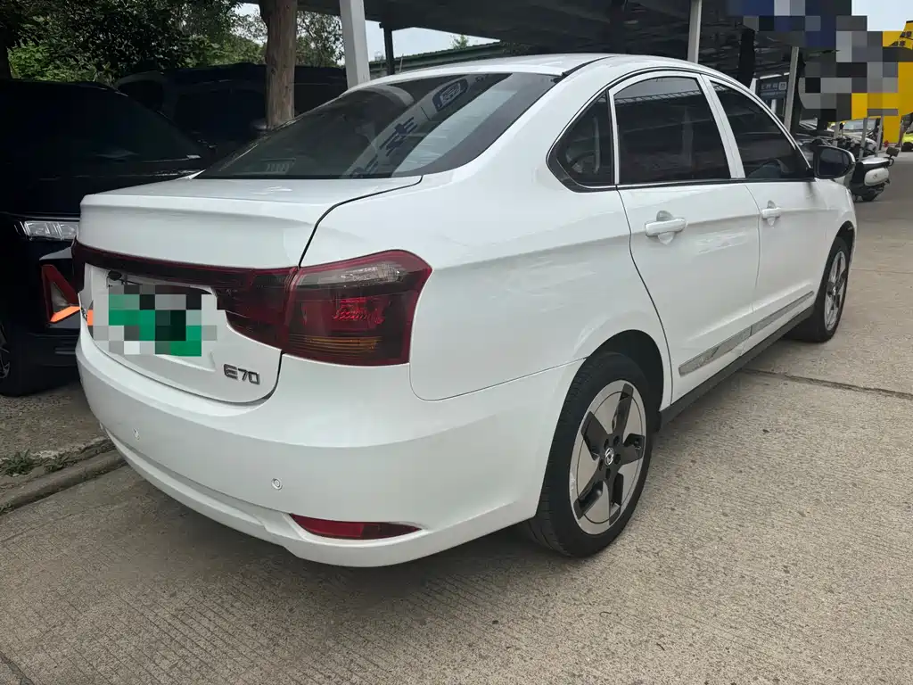 Dongfeng E70 2023 400H