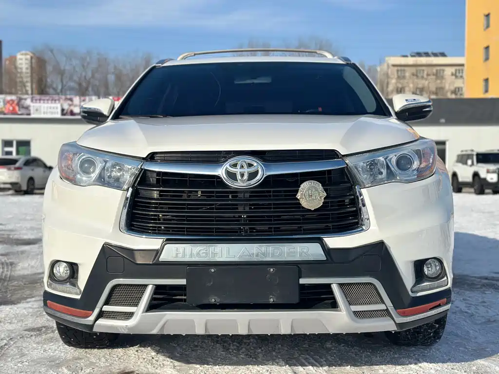 TOYOTA HIGHLANDER