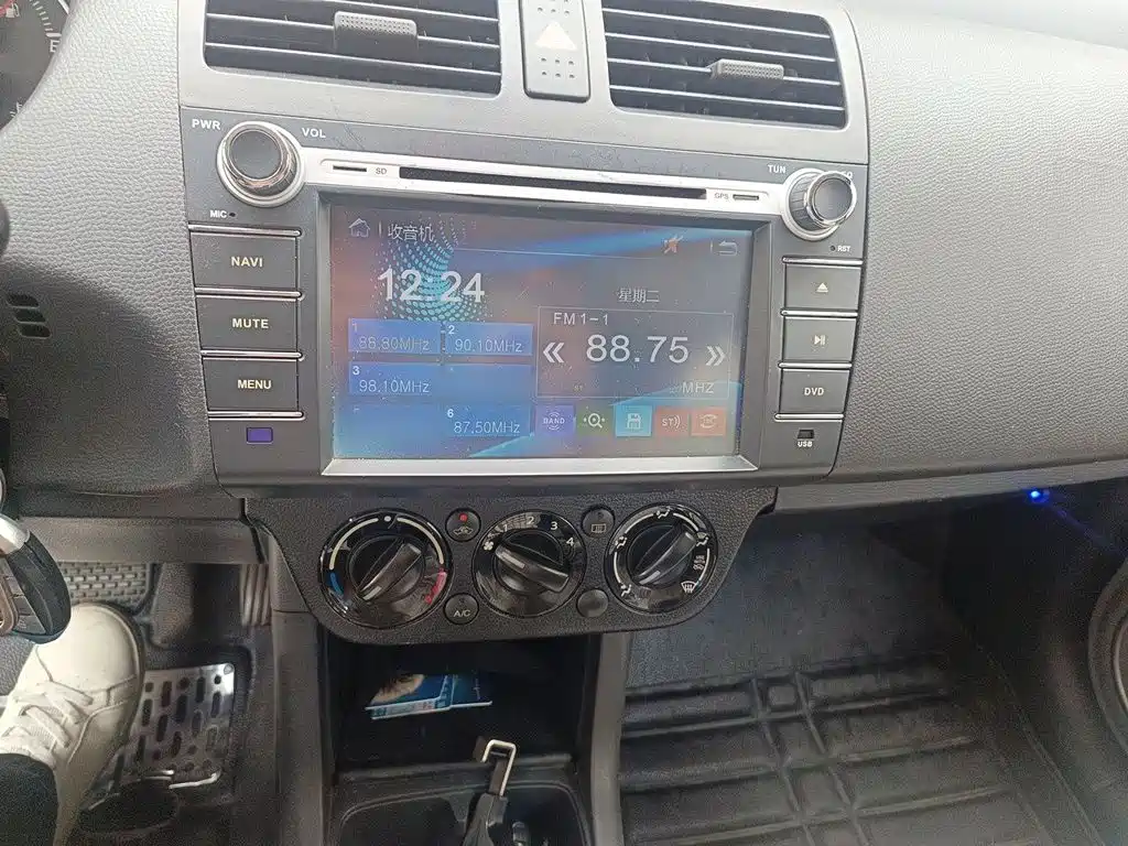 Suzuki Swift — миниатюра 6