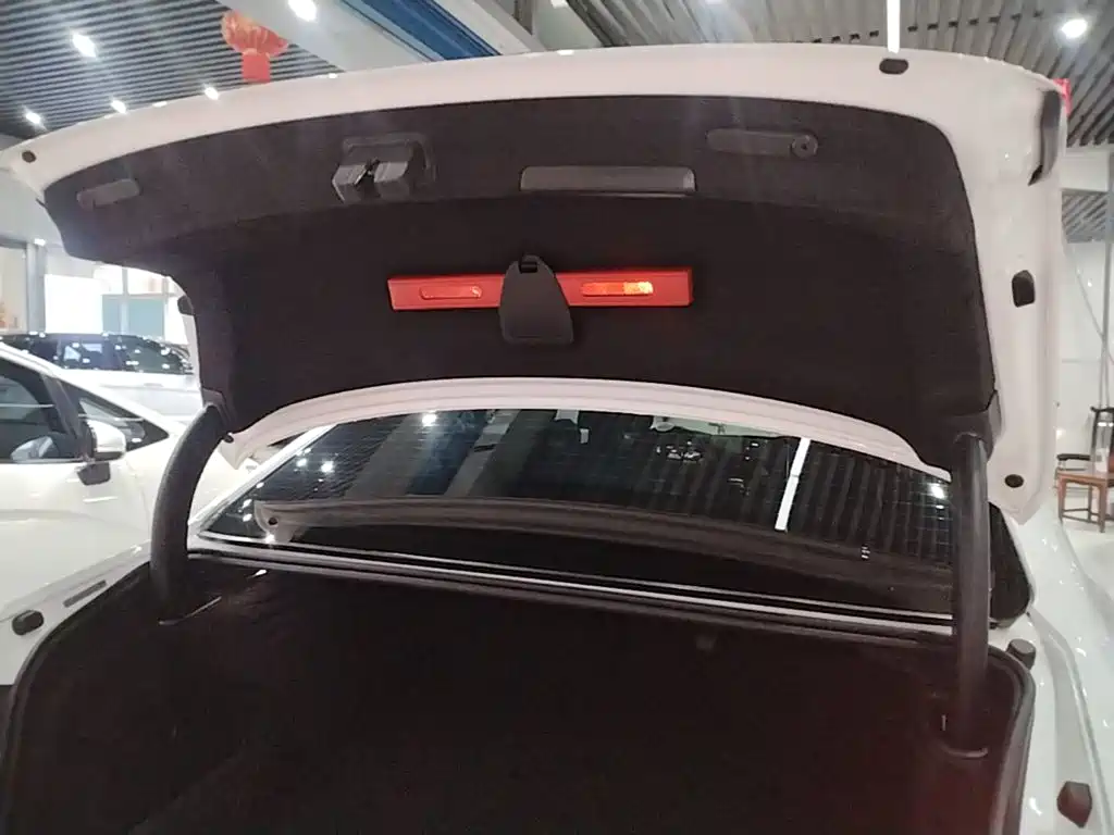 Audi A4L — миниатюра 19
