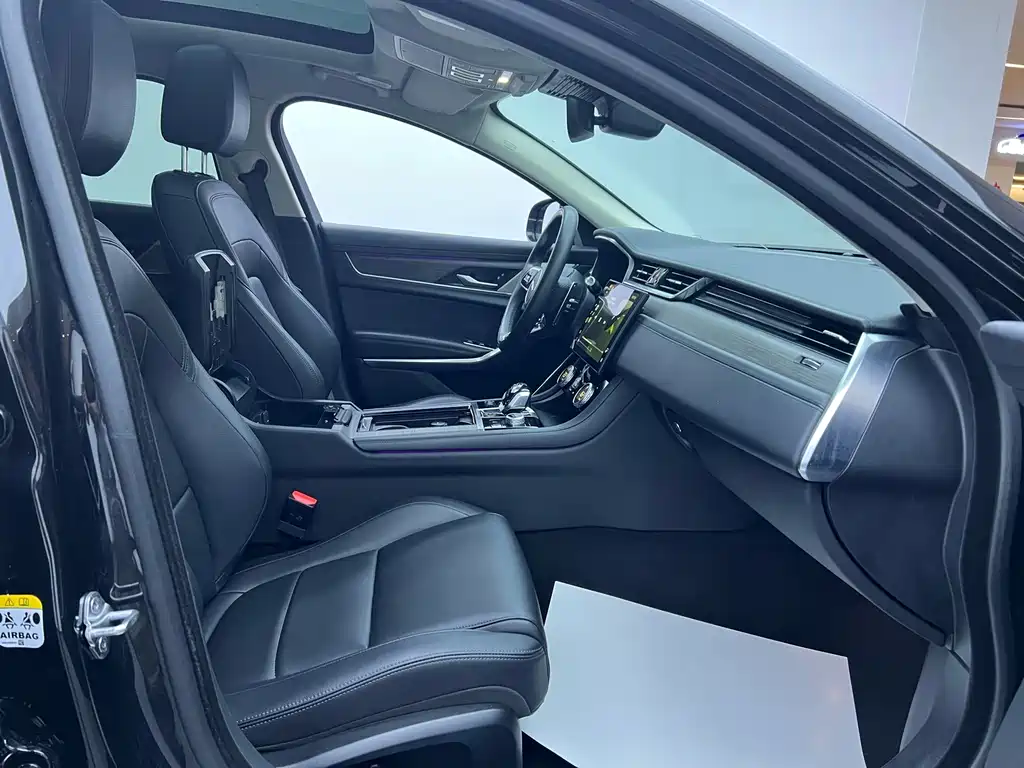 Jaguar XFL — миниатюра 13
