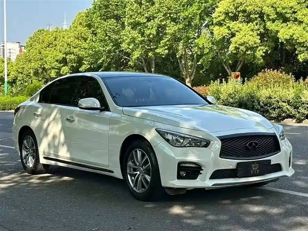 Infiniti Q50L 2015 2.0T Enjoy