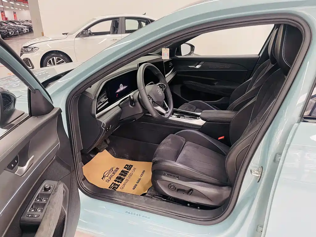 Volkswagen Passat 2025 Pro 380TSI