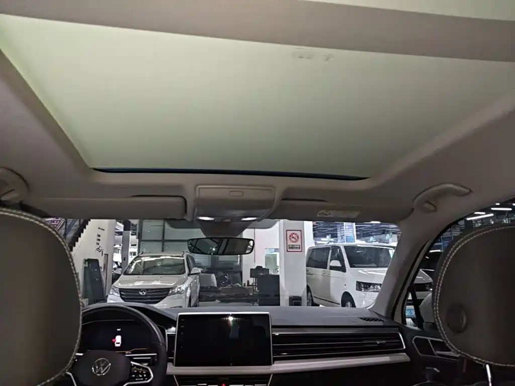 Volkswagen Tiguan L — миниатюра 18