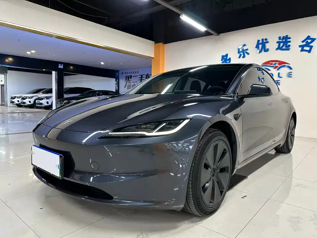 Tesla Model 3 2024